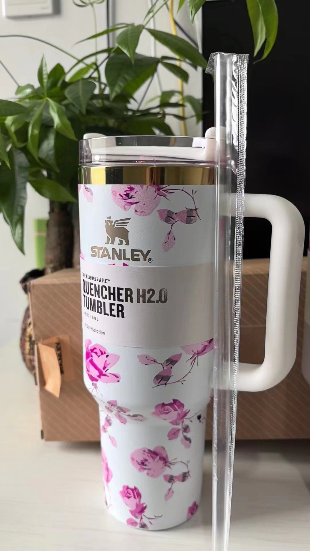 40oz Gold Plate Love Shack Fancy H2.0 Flower Stanleys Quencher Tumblers