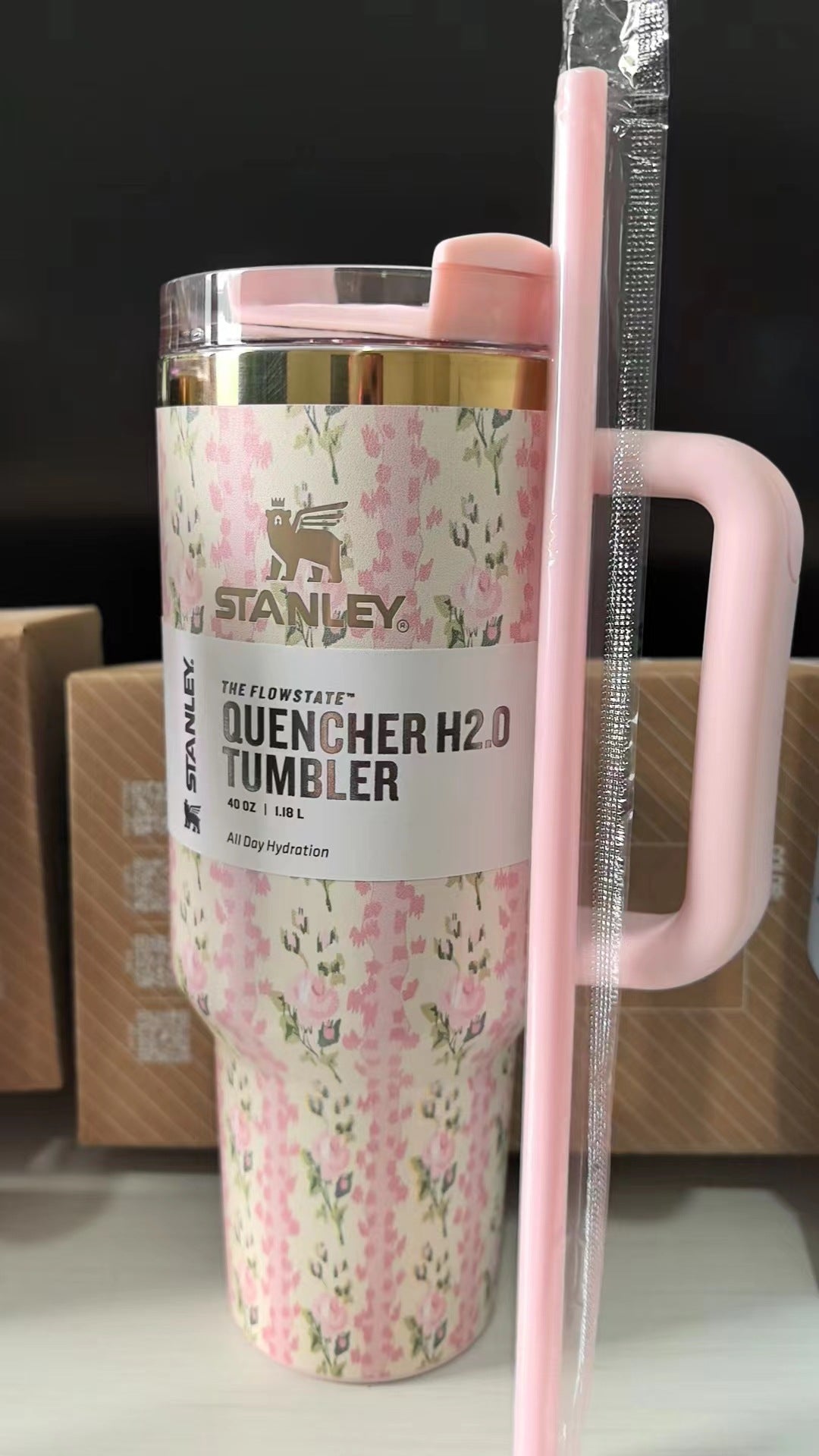 40oz Gold Plate Love Shack Fancy H2.0 Flower Stanleys Quencher Tumblers