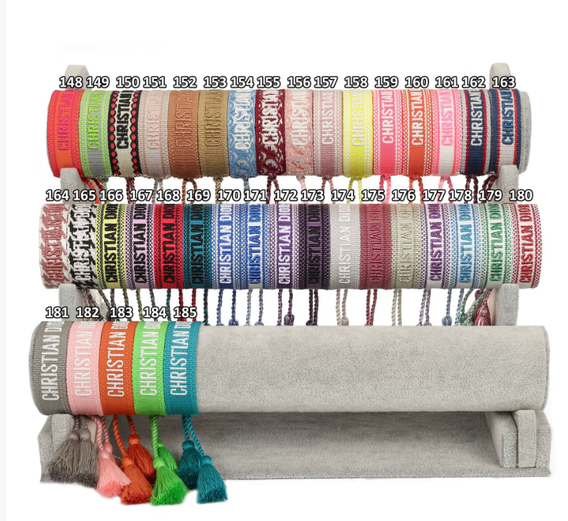 50pcs Letter braided bracelet, hand-embroidered chain & 50pcs bag chain & 1pc LV bag