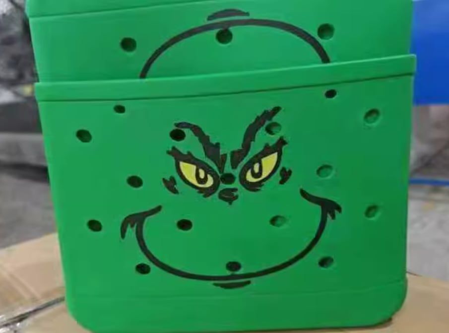 100pcs Christmas Grinch Print  outdoor portable storage hole bag eva beach bags